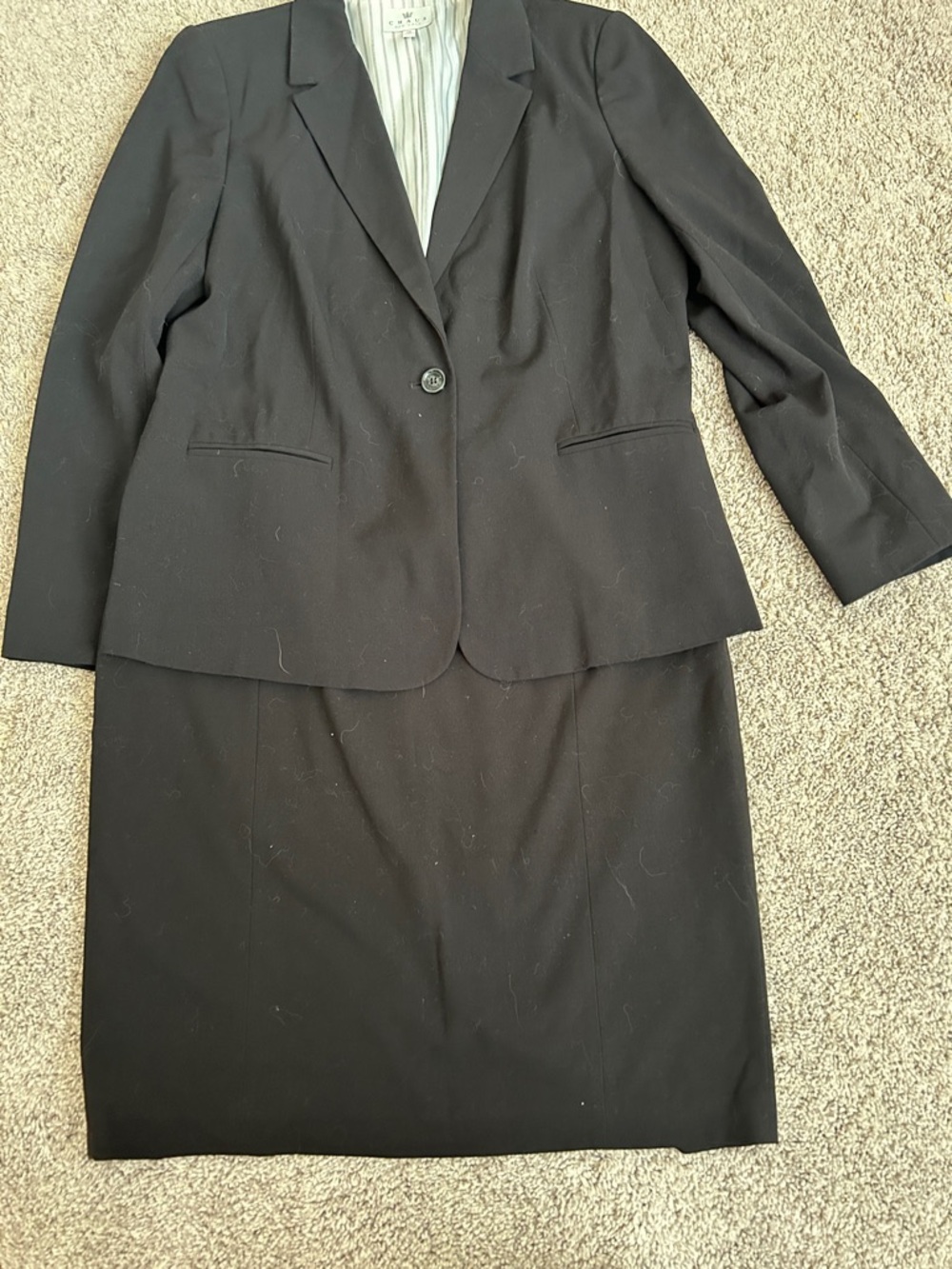 Chaus Women's Black Blazer and Skirt Suit